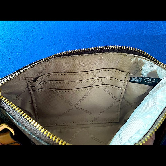 Michael Kors Wristlet Wallet Clutch - Picture 5 of 8